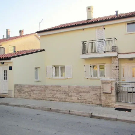 Studio Apartment Martina ---80M From The Sea--- Pula Exterior photo