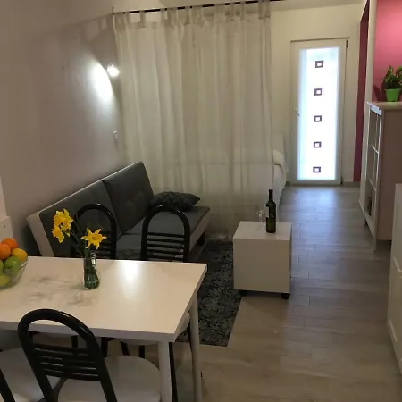 Studio Apartment Martina ---80M From The Sea--- Pula Exterior photo