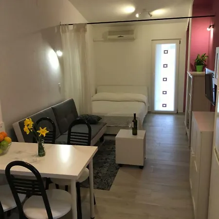 Studio Apartment Martina ---80M From The Sea--- Pula Exterior photo