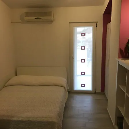 Studio Apartment Martina ---80M From The Sea--- Pula Exterior photo