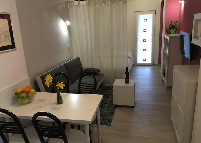 Studio Apartment Martina ---80M From The Sea---